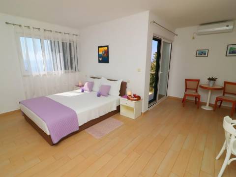 Korčula Südseite - Haus zum Verkauf in 2. Reihe vom Meer entfernt