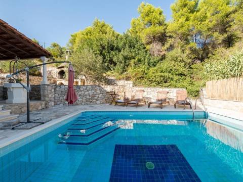 Villa with pool - island of Solta