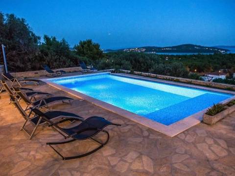 Neues Haus mit Pool, zu verkaufen, Trogir, ImmoNova