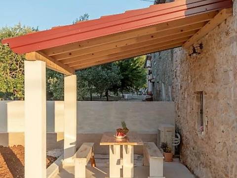 Renoviertes Haus mit Swimmingpool, Insel Ugljan, Zadar