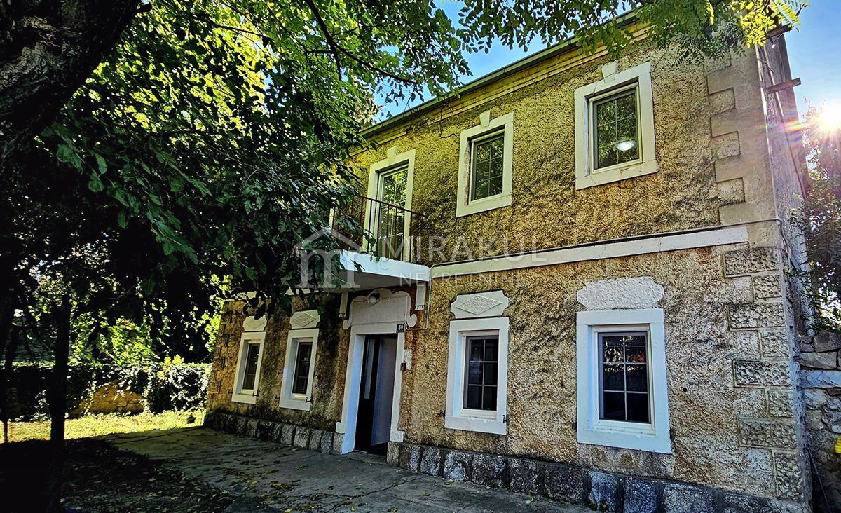 Ingatlan Siverić, Családi felújított kő ház nagy terület termőfölddel
