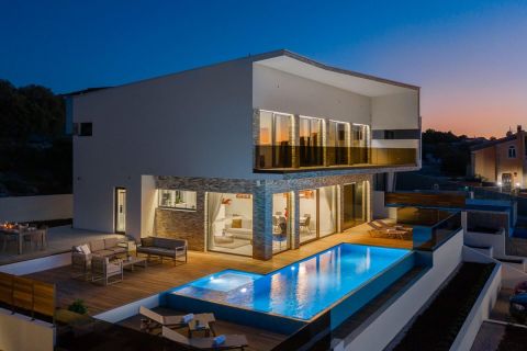 Immobilien Ražanj, Moderne Luxusvilla 1 mit Pool mit Panoramablick auf das Meer