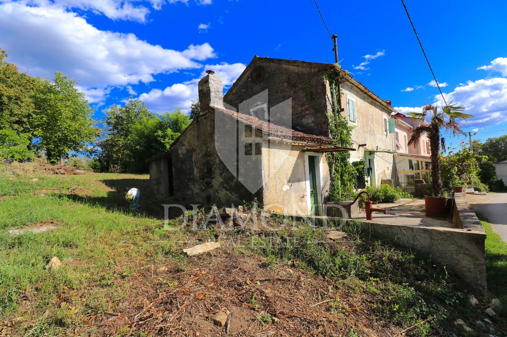 Istočna Istra, Čepić, dvije kamene kuće za renovaciju