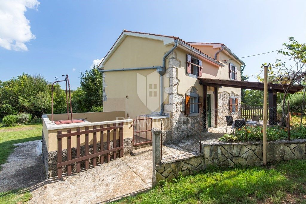 Labin, dintorni, casa autoctona in pietra d'Istria