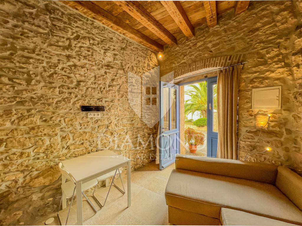 Brtonigla, a house with potential in the center of town!