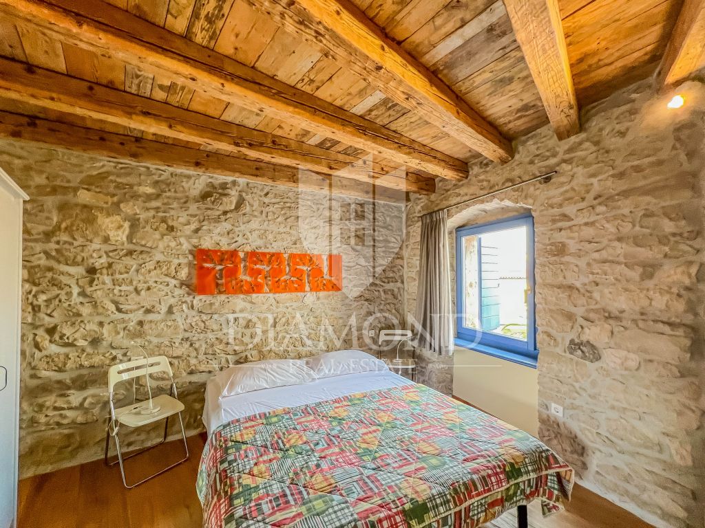 Brtonigla, a house with potential in the center of town!