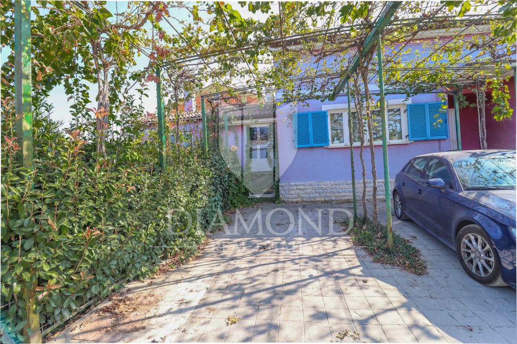 Great house with a spacious yard in the vicinity of Fažana!