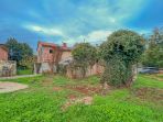 Umag area, stone house for renovation in a quiet location