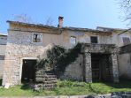 Istria centrale, dintorni, casa da adattare con ampio terreno