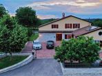 Središnja Istra, predivna kuća sa tri stambene jedinice 