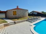 Pula, surroundings, Beautiful autochthonous houses with swimming pool