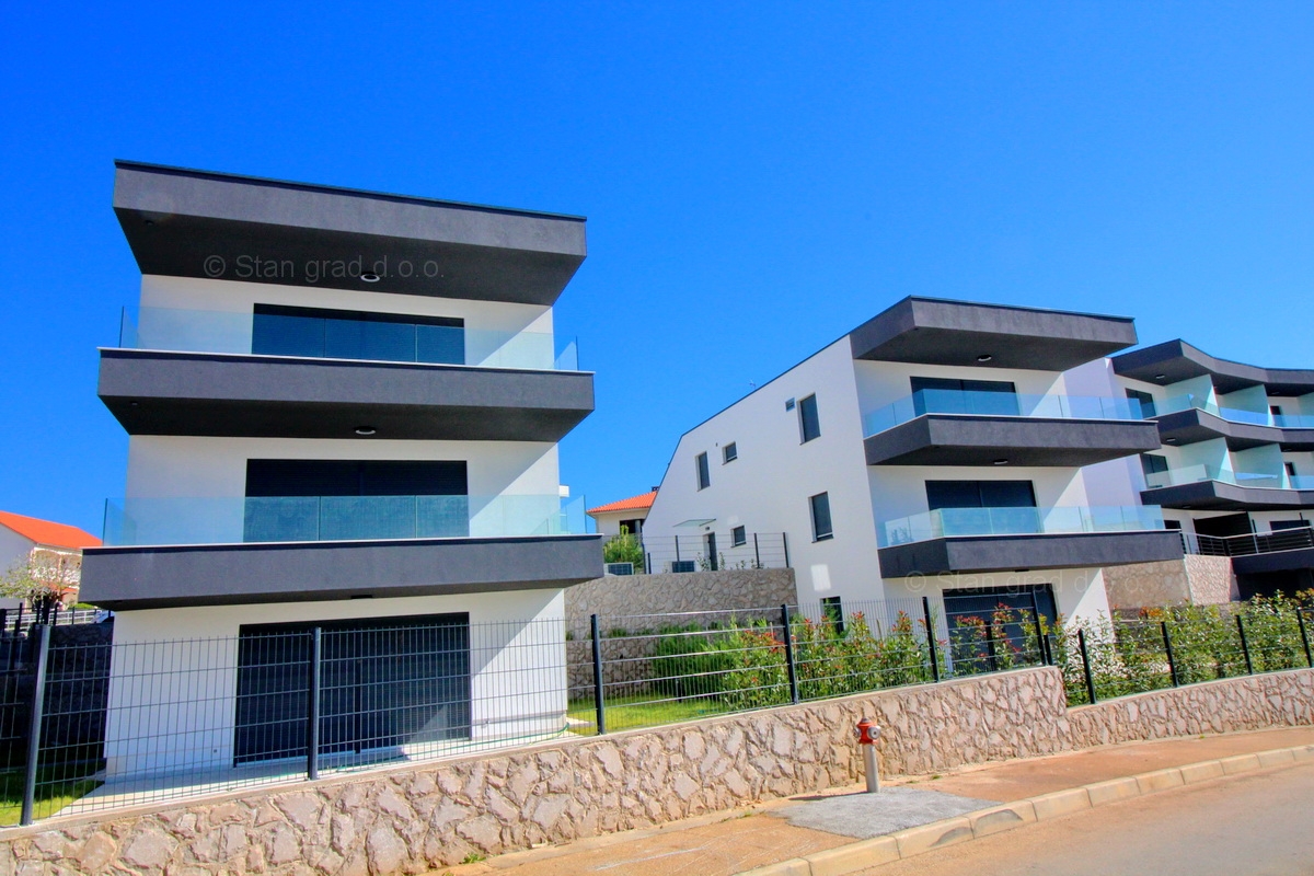 Krk Appartamento Con Due Camere Da Letto Al 1 Piano In Un Nuovo Edificio Di Qualita E Moderno Con Due Posti Auto Appartamento